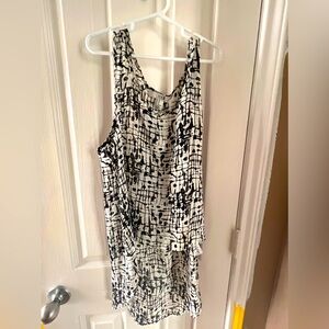 Forever 21 abstract black and white print sheer sleeveless high low top, size M